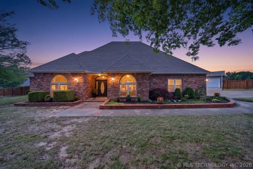 1706 S Kings Rd, Okmulgee, OK, 74447-7125 | Card Image