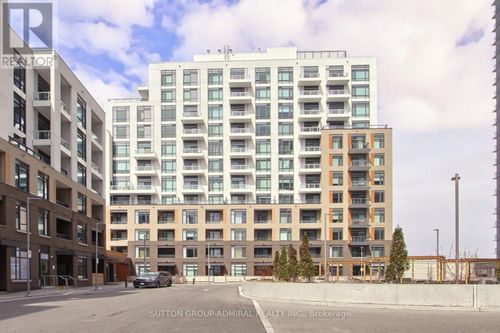 8 Beverley Glen Blvd, Thornhill, ON, L4J0L5 | Card Image