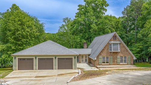 111 Englewood Dr, Inman, SC, 29349-9664 | Card Image