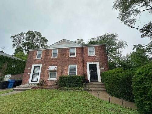 9742 Hoxie Ave, Chicago, IL, 60617-4965 | Card Image