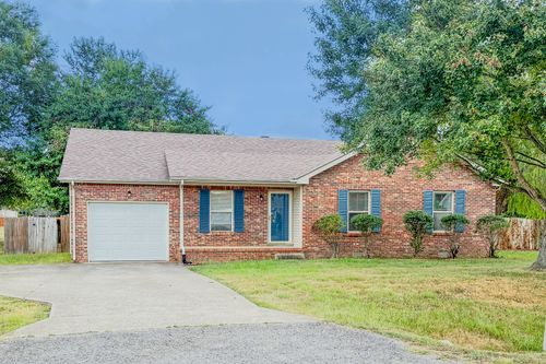 624 Flower Dr, Clarksville, TN, 37040-5654 | Card Image