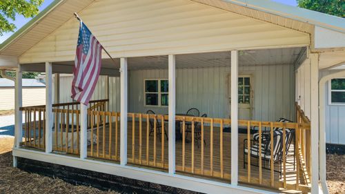 224 Red Pond Rd, Sweetwater, TN, 37874-5622 | Card Image