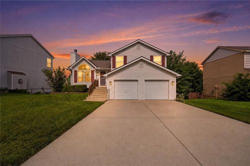 11108 N Ditman Ave, Kansas City, MO, 64157-1159 | Card Image