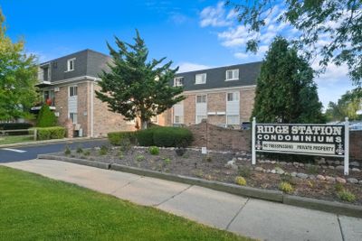 207 - 10304 Ridgeland Avenue, Condo with 2 bedrooms, 1 bathrooms and 2 parking in Chicago Ridge IL | Image 3