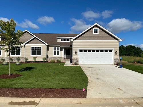 2-5690 Trail Side Ln, Hamburg Twp, MI, 48189-8162 | Card Image