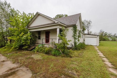 725 W 1st, Hutchinson, KS, 67501 | Card Image