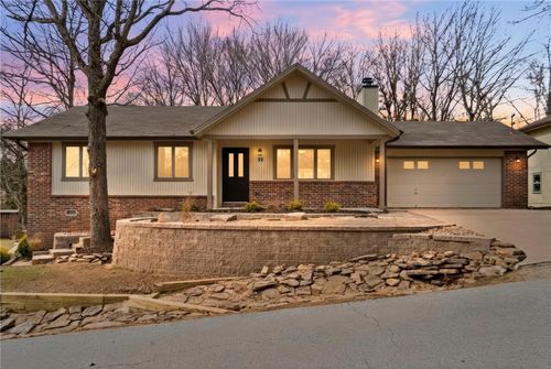 32 Quantock Hills Dr, Bella Vista, AR, 72715-2315 | Card Image