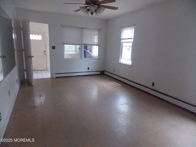 LIVINGROOM | Image 6
