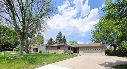 1420 17th St W, Hastings, MN, 55033-3209 | Card Image