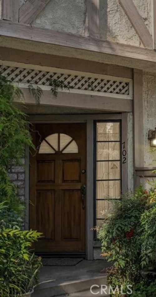 702-7100 Balboa Blvd, Van Nuys, CA, 91406 | Card Image