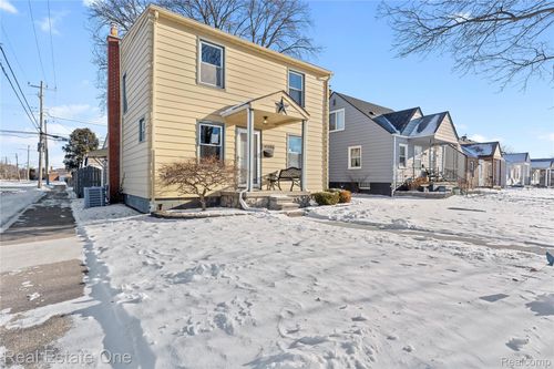 14996 Paris St, Allen Park, MI, 48101-3015 | Card Image