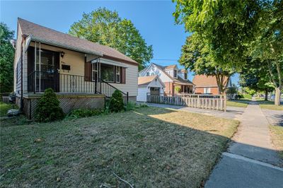 331 Chatham St, House other with 3 bedrooms, 1 bathrooms and 4 parking in Brantford ON | Image 3