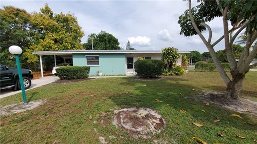 2463 1st Pl Sw, Vero Beach, FL, 32962-3307 | Card Image