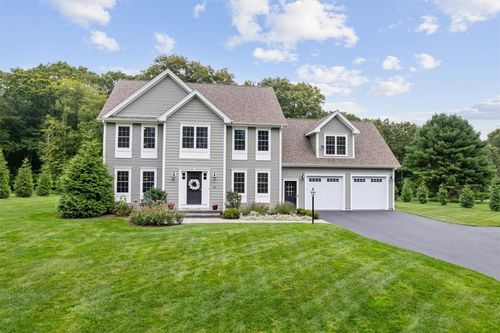 42 E Lantern Rd, Lincoln, RI, 02865-4741 | Card Image