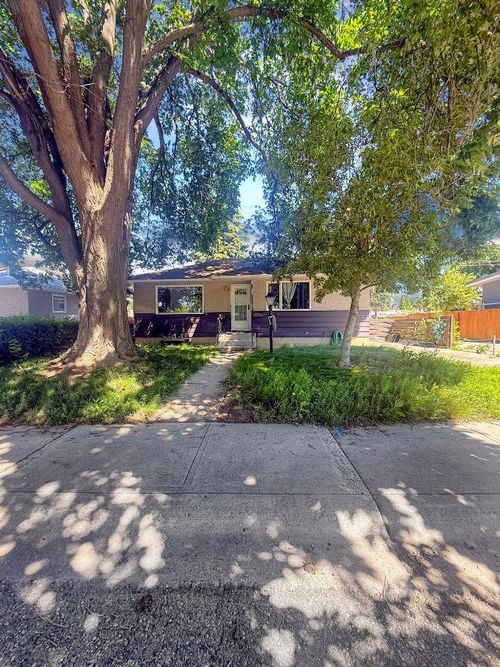2411 5 Ave N, Lethbridge, AB, T1H0N8 | Card Image
