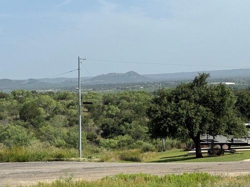 809 E Houston St, Llano, TX, 78643-1325 | Card Image