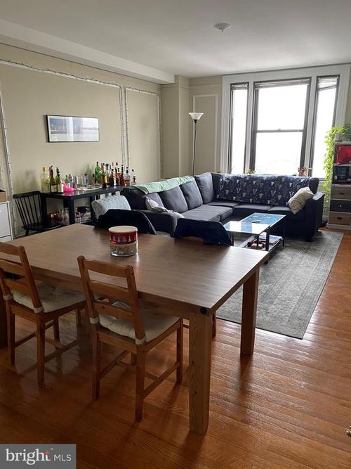 apt-702-2031 Locust St, PHILADELPHIA, PA, 19103-5693 | Card Image