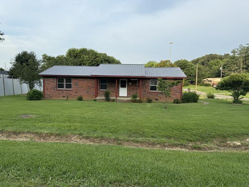 261 Circle Hill Dr, McMinnville, TN, 37110-6883 | Card Image