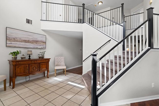 Grand entry foyer | Image 6