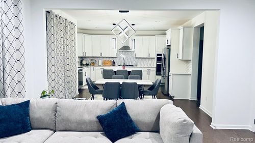 51949 Westend Dr, Shelby Twp, MI, 48315-4502 | Card Image