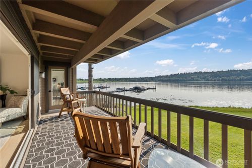 j3-17514 Ne 40th Pl, Redmond, WA, 98052-5663 | Card Image