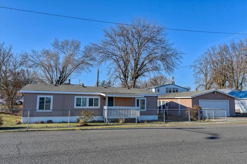 214 S B St, Sprague, WA, 99032-9760 | Card Image