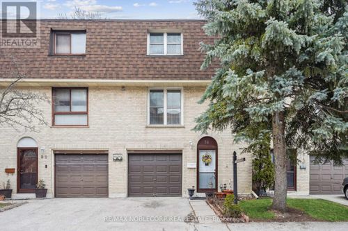 34 Corvus Star Way, North York, ON, M2J1P3 | Card Image
