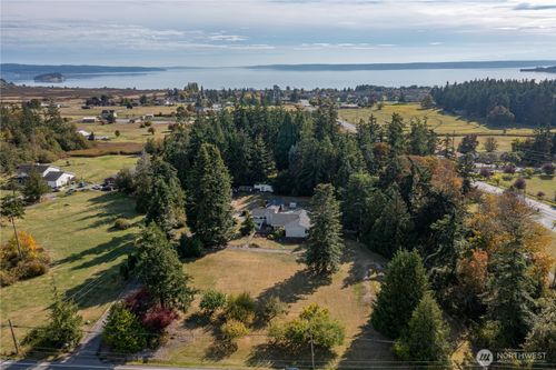 410 Silver Lake Rd, Oak Harbor, WA, 98277-7814 | Card Image