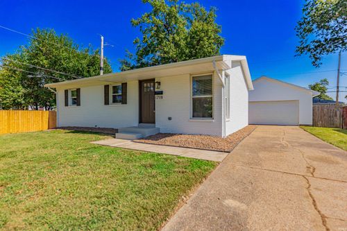 1719 Crystal Ct, Evansville, IN, 47714-4252 | Card Image
