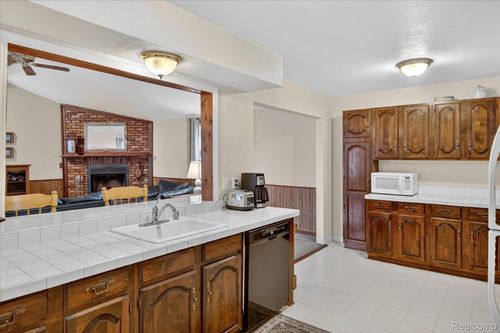 9640 Dudley St, Taylor, MI, 48180-3743 | Card Image