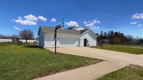 410 Sangamon St, Fisher, IL, 61843-9408 | Card Image