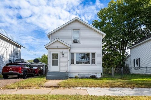 411 Dodge St, Eau Claire, WI, 54701-3753 | Card Image