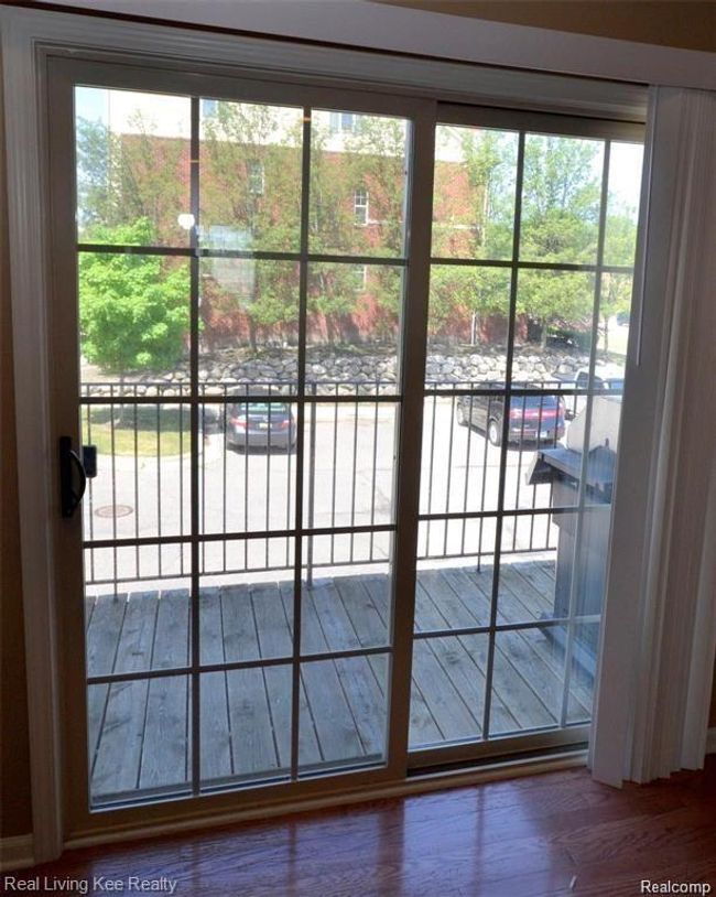 1570 Devon Ln, Condo with 2 bedrooms, 3 bathrooms and null parking in Troy MI | Image 6