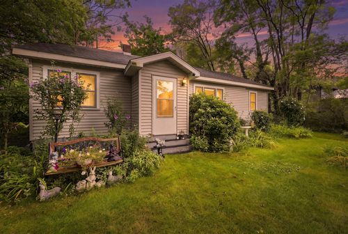 427 S Mayhew St, New Buffalo, MI, 49117-1745 | Card Image