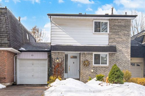 11 St Andrew'S Court, Aurora, ON, L4G3B2 | Card Image
