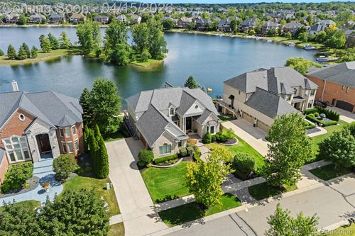 49265 Parkshore Ct, Northville, MI, 48168-8575 | Card Image