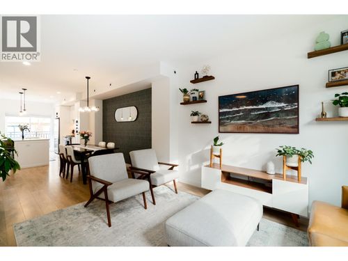 2834 Hope St, Port Moody, BC, V3H0L6 | Card Image