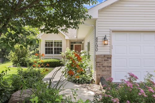 8790 212th St W, Lakeville, MN, 55044-7265 | Card Image