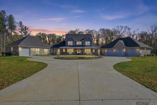 215 Burkett Ln, Denham Springs, LA, 70706-3259 | Card Image