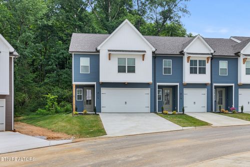1645 Lateglow Way, Knoxville, TN, 37931-2567 | Card Image