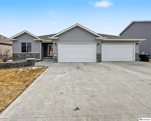 1224 N 100th St, Lincoln, NE, 68527-3715 | Card Image