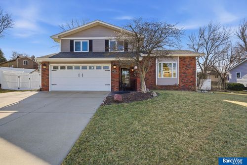 7325 Skyhawk Circle, Lincoln, NE, 68506 | Card Image