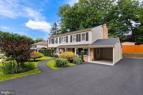 8418 Stone Gate Dr, ANNANDALE, VA, 22003-4561 | Card Image