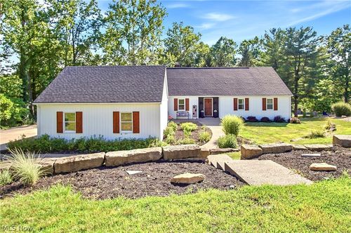 5200 Hampton Ct, Zanesville, OH, 43701-9646 | Card Image