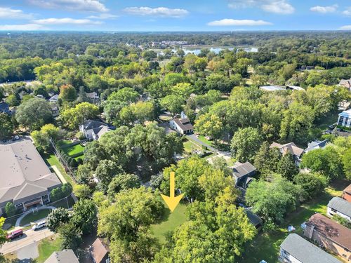 212 W Ellis Ave, Libertyville, IL, 60048-1830 | Card Image