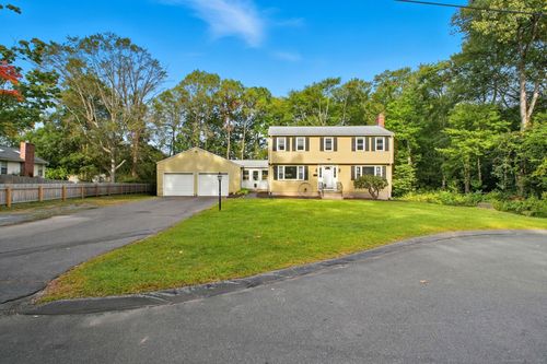 31 Stone Dr, Windsor Locks, CT, 06096-1228 | Card Image
