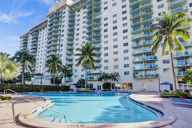 712 - 19390 Collins Ave, Condo with 1 bedrooms, 1 bathrooms and null parking in Sunny Isles Beach FL | Image 22