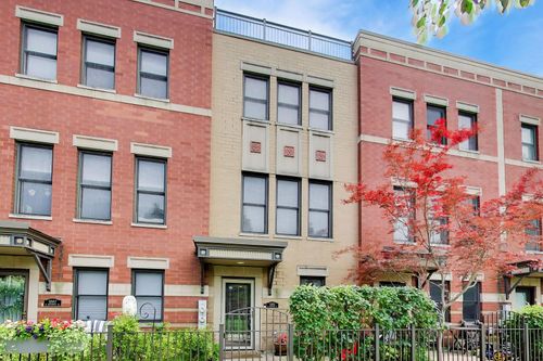 1005 N Kingsbury St, Chicago, IL, 60610-3772 | Card Image