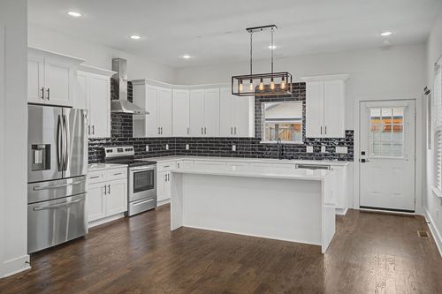 933 Warren St, Nashville, TN, 37208-3131 | Card Image