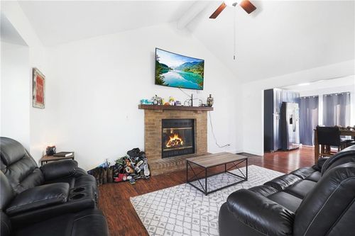 2407 Pearson Cir, Harrisonville, MO, 64701-3908 | Card Image